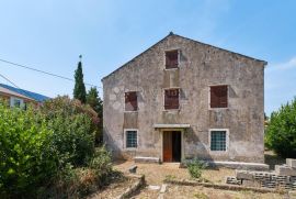 Tradicionalna primorska kuća sa velikom okućnicom na moru, Mali Lošinj, Maison