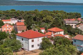 Kuća sa velikom okućnicom u blizini plaže, Mali Lošinj, Famiglia