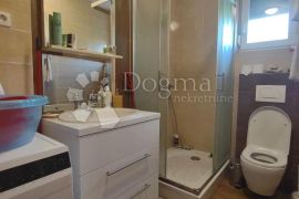 BRODARICA - TROSOBNI APARTMAN S POGLEDOM NA MORE, Šibenik - Okolica, Wohnung