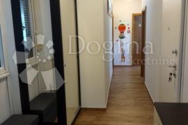 BRODARICA - TROSOBNI APARTMAN S POGLEDOM NA MORE, Šibenik - Okolica, Wohnung