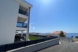 ROGOZNICA- PENTHOUSE U NOVOGRADNJI 130M OD MORA, Rogoznica, Διαμέρισμα