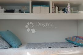 NJIVICE APARTMAN 150 M OD MORA, Omišalj, Wohnung