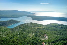 EKSKLUZIVNA VILA S BAZENOM NA OSAMI BLIZU MORA!, Marčana, Casa