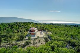 EKSKLUZIVNA VILA S BAZENOM NA OSAMI BLIZU MORA!, Marčana, Casa