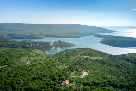 EKSKLUZIVNA VILA S BAZENOM NA OSAMI BLIZU MORA!, Marčana, Casa