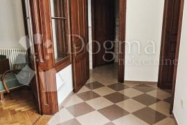 PREKRASAN GOSPODSKI STAN U SRCU ZAGREBA, Donji Grad, Appartement