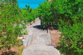 ZLARIN, jedinstvena vila i građevinska parcela nadomak mora sa spektakularnim pogledom, Šibenik - Okolica, Kuća