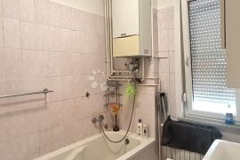 Stan u centru grada 80m2- s parkingom u dvorištu!!, Donji Grad, Apartamento