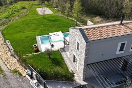 Motovun, Jedinstvena villa sa bazenom, lokacija i pogled!, Karojba, Kuća