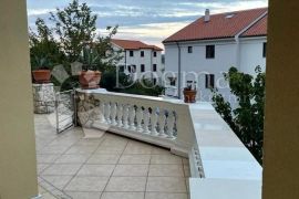 MALI LOŠINJ-NEREZINE PREKRASAN  PREMIUM APARTMAN 70 METARA OD MORA, Mali Lošinj, Stan