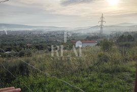 Prava prilika, poljoprivredno zemljište sa legaliziranim objektom, Kaštel Stari!!!, Kaštela, أرض