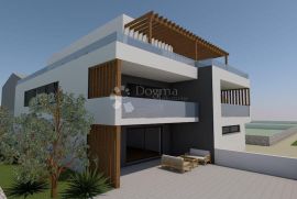 PENTHOUSE NA DRUGOM KATU ZGRADE, 250 m OD MORA, Vodice, Appartamento