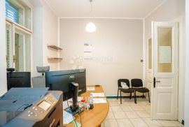 Ured na par minuta od Korza, Rijeka, Commercial property