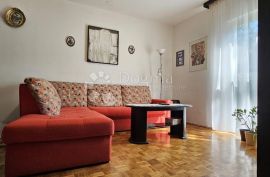 Stan u prizemlju - 2 spavaće sobe, Pula, Apartamento