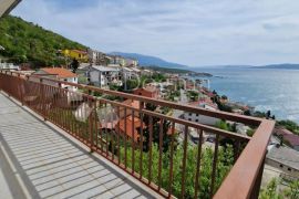 Kuća s panoramskim pogledom, Senj, Casa