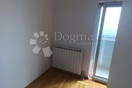 Garsonjera 32m2 u centru Pule (novogradnja + parking), Pula, شقة