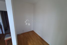 Garsonjera 32m2 u centru Pule (novogradnja + parking), Pula, شقة