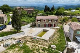 PREDIVNA KAMENA KUĆA S BAZENOM I POGLEDOM NA MORE, Buje, Casa