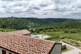 PREDIVNA KAMENA KUĆA S BAZENOM I POGLEDOM NA MORE, Buje, بيت