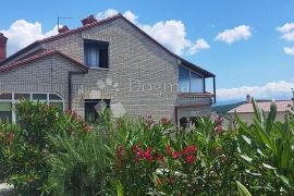 KUĆA NA SAMO 100 METARA OD MORA - OTOK KRK, Dobrinj, House