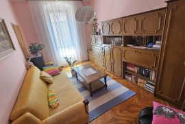 Stan + Apartman + Garaža + Konoba + Vrt, Pula, Daire