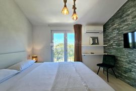 Apartmanska kuća (4 jedinice) spremna za turizam, Novigrad, Ev