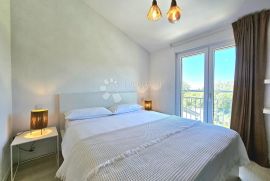 Apartmanska kuća (4 jedinice) spremna za turizam, Novigrad, Ev