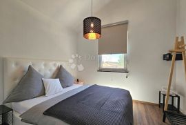 Apartmanska kuća (4 jedinice) spremna za turizam, Novigrad, Ev