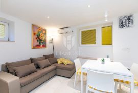 Rovinj, stari grad, apartman u prizemlju s terasom, Rovinj, Kвартира