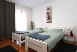 Prostrani dvoetažni stan u Poreču, Poreč, Appartement