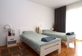 Prostrani dvoetažni stan u Poreču, Poreč, Appartement