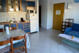 SNIŽENO! Odličan apartman samo 150 m od mora, Supetar, Stan