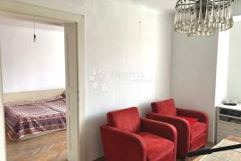 Povoljan stan u Vodnikovoj, Donji Grad, Appartement