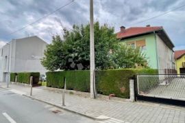 Kuća sa dva stana i dvije garaže u srcu Križevaca, Križevci, Casa