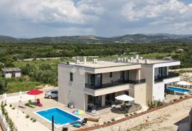 NOVOGRADNJA Vila s bazenom u blizini plaže Jadrija 140m2, Šibenik - Okolica, House