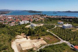 VODICE MODERAN I LUKSUZAN STAN SA BAZENOM U DVOJNOJ KUĆI SA PREKRASNIM POGLEDOM, Vodice, Famiglia