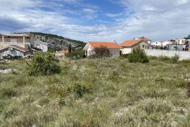 Građevinsko zemljište nedaleko od mora, Rogoznica, Terrain