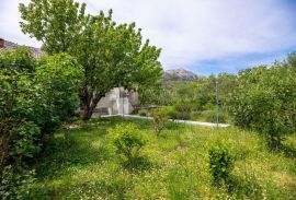 DIZAJNERSKA KAMENA KUĆA S UREĐENOM OKUĆNICOM, Baška, House