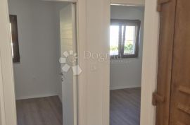 Lijep 2s+db u centru Hreljina, Bakar, Appartement