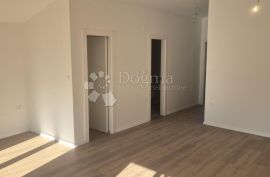 Lijep 2s+db u centru Hreljina, Bakar, Appartement