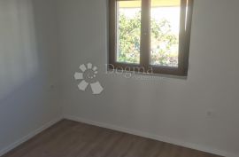 Lijep 2s+db u centru Hreljina, Bakar, Appartement