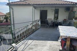 Etaža kuće, 3s Kl + apartman, Rijeka, Διαμέρισμα