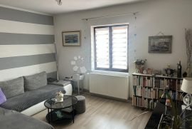 Etaža kuće, 3s Kl + apartman, Rijeka, Stan