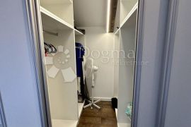 PENTHOUSE 140M2 kompletno namješten PRILIKA!! 300m od mora, Vodice, Appartement