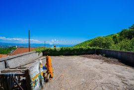 STARINA NA ODLIČNOJ POZICIJI SA OTVORENIM POGLEDOM NA MORE, Matulji, Kuća