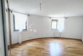 Pula, Stan sa dvije terase, 3S+DB, garaža, pogled na more!, Pula, Apartamento