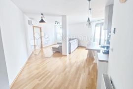 Pula, Stan sa dvije terase, 3S+DB, garaža, pogled na more!, Pula, Apartamento