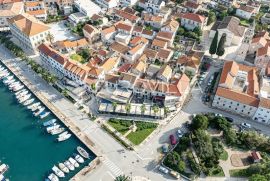 Otok Korčula, poslovno-stambena kamena zgrada, Vela Luka, Maison