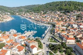 Otok Korčula, poslovno-stambena kamena zgrada, Vela Luka, Maison