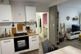 Renovirani stan u samom centru Sesveta, Sesvete, Apartamento